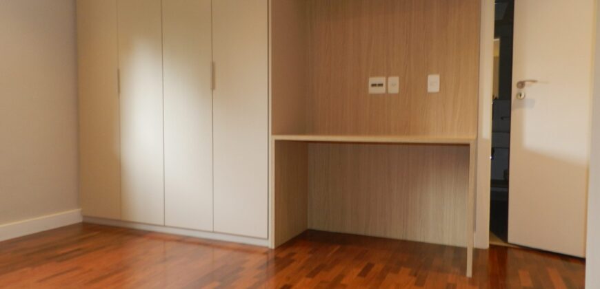 Excelente oportunidade: apartamento reformado ao lado do Parque do Povo em São Paulo, SP