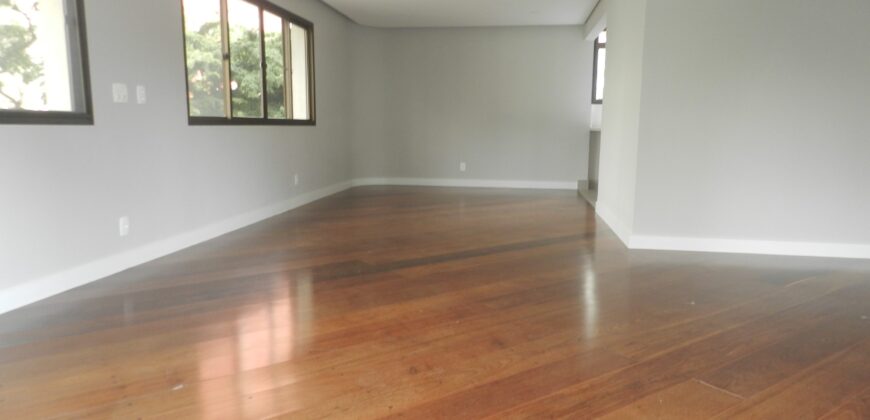 Excelente oportunidade: apartamento reformado ao lado do Parque do Povo em São Paulo, SP