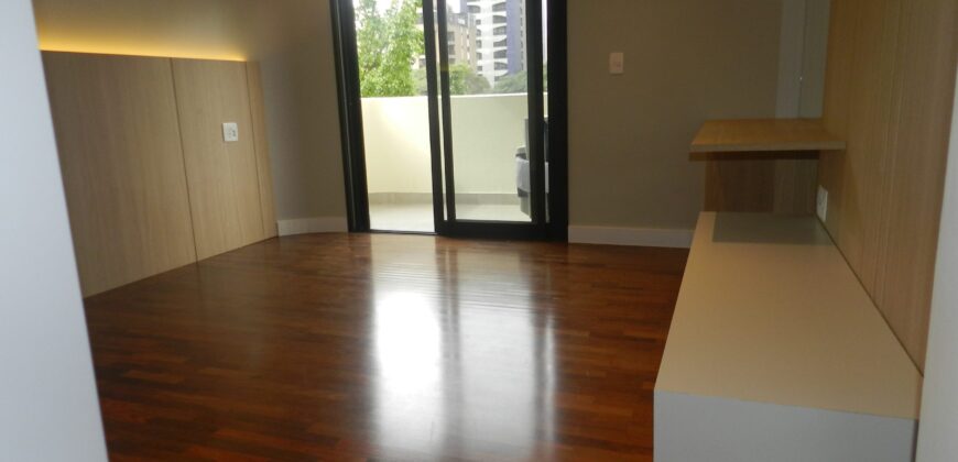 Excelente oportunidade: apartamento reformado ao lado do Parque do Povo em São Paulo, SP