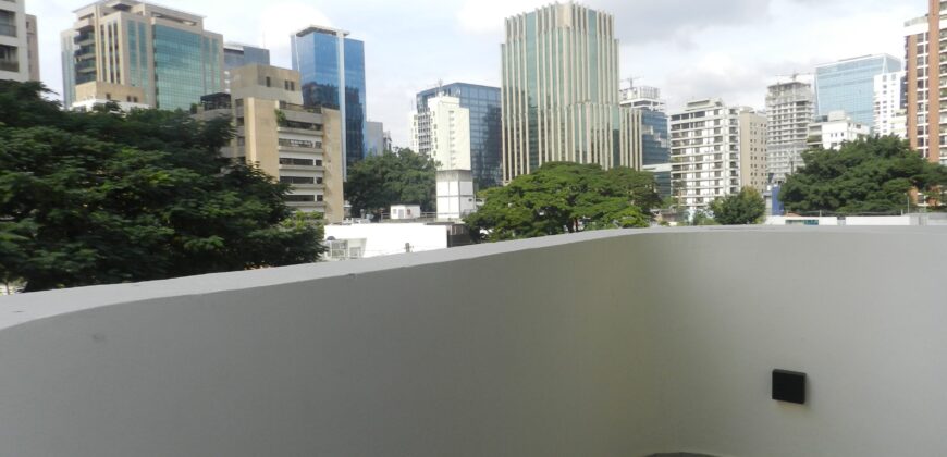 Excelente oportunidade: apartamento reformado ao lado do Parque do Povo em São Paulo, SP