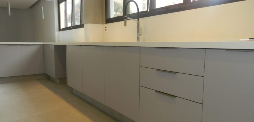 Excelente oportunidade: apartamento reformado ao lado do Parque do Povo em São Paulo, SP