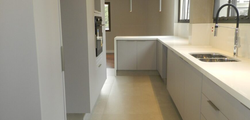 Excelente oportunidade: apartamento reformado ao lado do Parque do Povo em São Paulo, SP