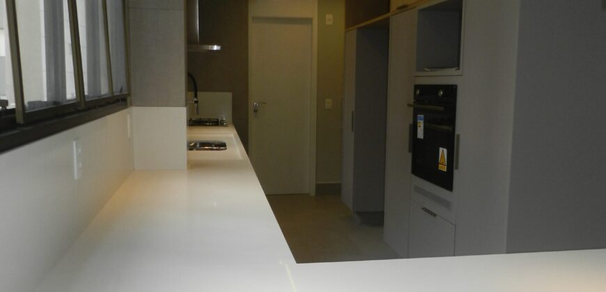 Excelente oportunidade: apartamento reformado ao lado do Parque do Povo em São Paulo, SP