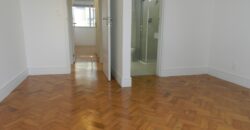 Apartamento à Venda com Vista para o Clube Pinheiros – Totalmente reformado – 2 suítes