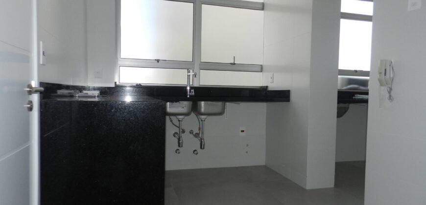 Apartamento à Venda com Vista para o Clube Pinheiros – Totalmente reformado – 2 suítes