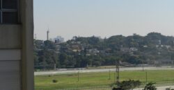 Apartamento à Venda com Vista para o Clube Pinheiros – Totalmente reformado – 2 suítes