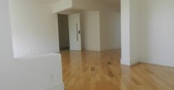 Apartamento à Venda com Vista para o Clube Pinheiros – Totalmente reformado – 2 suítes