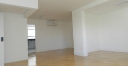 Apartamento à Venda com Vista para o Clube Pinheiros – Totalmente reformado – 2 suítes