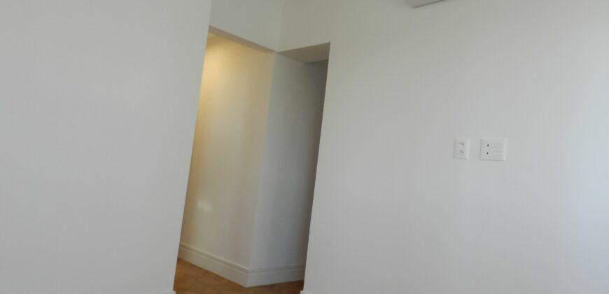 Apartamento à Venda com Vista para o Clube Pinheiros – Totalmente reformado – 2 suítes