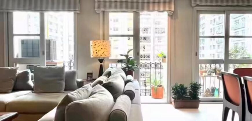 Apartamento reformado à venda no Jardim Europa, próximo ao Shopping Iguatemi