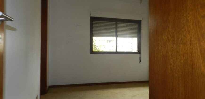 Apartamento à Venda para reforma ao Lado do Parque do Povo