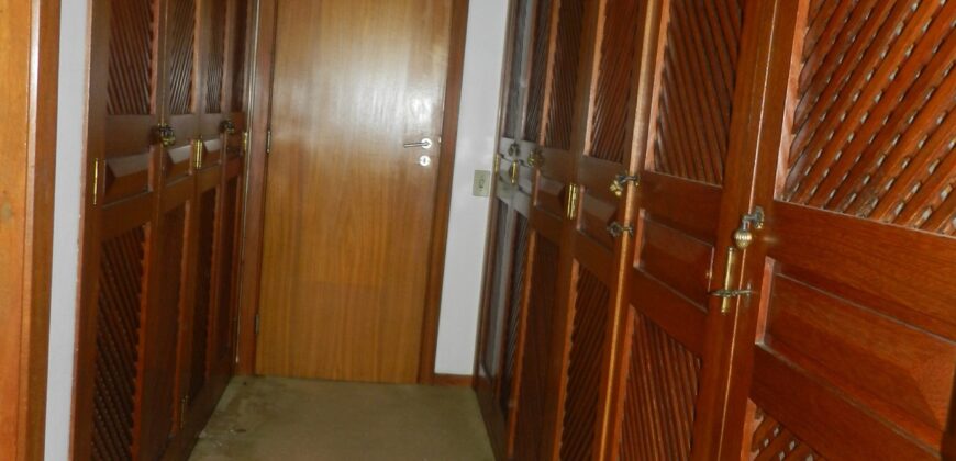 Apartamento à Venda para reforma ao Lado do Parque do Povo