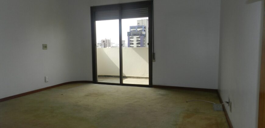 Apartamento à Venda para reforma ao Lado do Parque do Povo