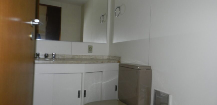 Apartamento à Venda para reforma ao Lado do Parque do Povo