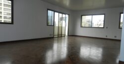 Apartamento à Venda para reforma ao Lado do Parque do Povo