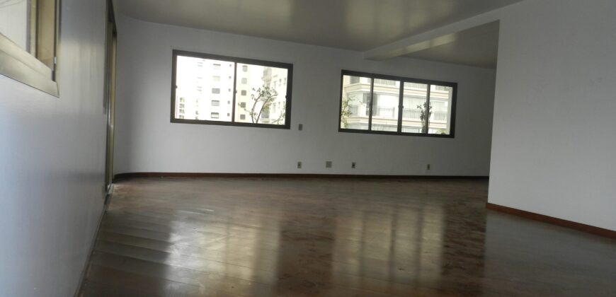 Apartamento à Venda para reforma ao Lado do Parque do Povo