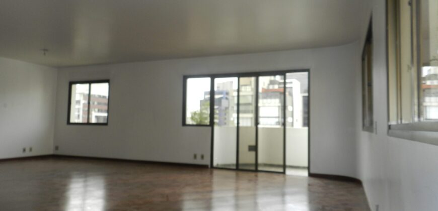 Apartamento à Venda para reforma ao Lado do Parque do Povo