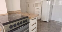 Apartamento para reforma à venda no charmoso bairro de Higienópolis, com 143 m² de área útil.