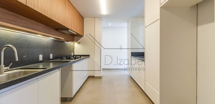 Apartamento totalmente reformado à venda no charmoso bairro de Higienópolis, com 143 m² de área útil.