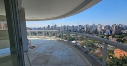 Cobertura exclusiva à venda em Perdizes – 415m² com vista permanente para o Vale do Pacaembu.