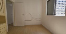 Apartamento à venda com 55 m² em localização privilegiada de Perdizes, bem em frente ao tradicional Colégio Sagrado Coração de Jesus.