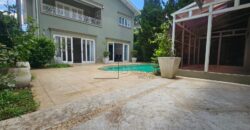 Casa à venda com 436 m² e 3 suítes no Alto de Pinheiros.