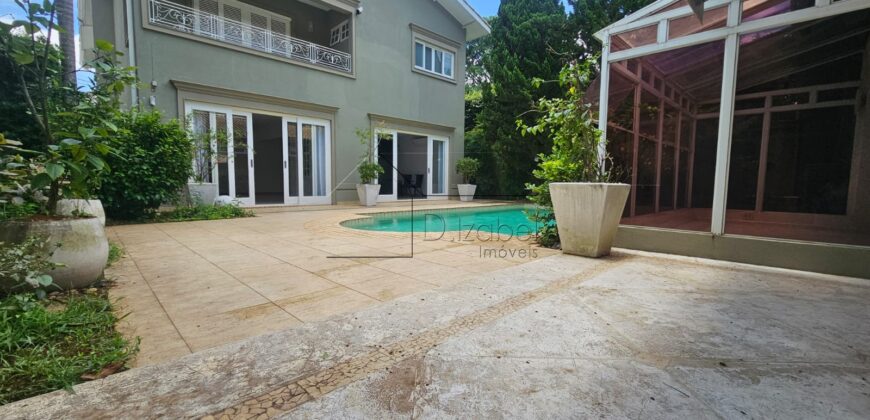 Casa à venda com 436 m² e 3 suítes no Alto de Pinheiros.