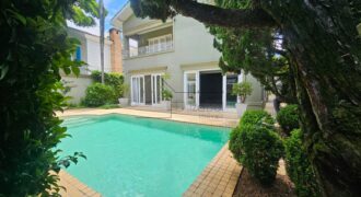 Casa à venda com 436 m² e 3 suítes no Alto de Pinheiros.