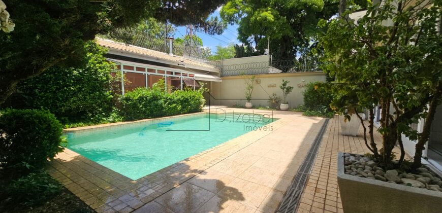 Casa à venda com 436 m² e 3 suítes no Alto de Pinheiros.