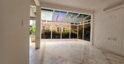 Casa à venda com 436 m² e 3 suítes no Alto de Pinheiros.