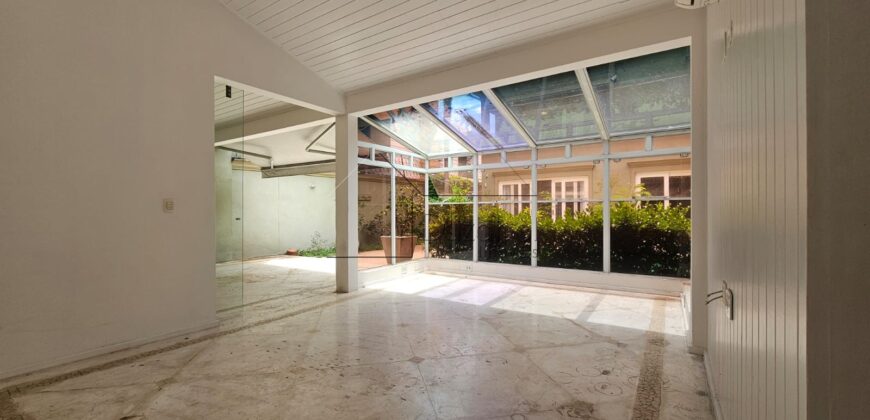 Casa à venda com 436 m² e 3 suítes no Alto de Pinheiros.