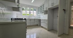 Casa à venda com 436 m² e 3 suítes no Alto de Pinheiros.