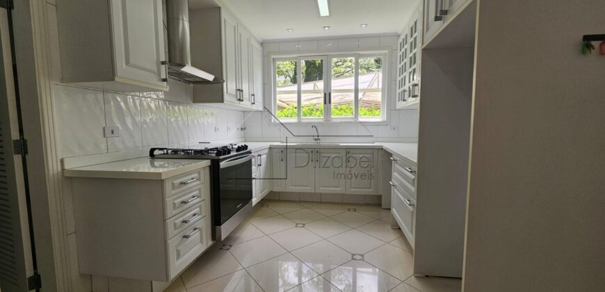 Casa à venda com 436 m² e 3 suítes no Alto de Pinheiros.