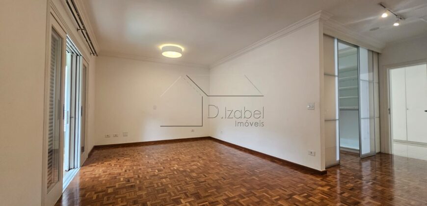 Casa à venda com 436 m² e 3 suítes no Alto de Pinheiros.