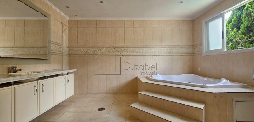 Casa à venda com 436 m² e 3 suítes no Alto de Pinheiros.