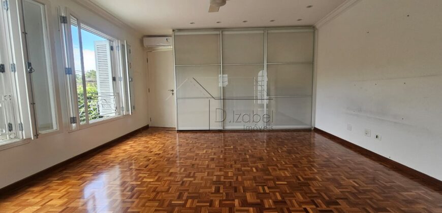 Casa à venda com 436 m² e 3 suítes no Alto de Pinheiros.