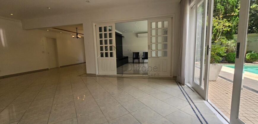 Casa à venda com 436 m² e 3 suítes no Alto de Pinheiros.