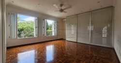 Casa à venda com 436 m² e 3 suítes no Alto de Pinheiros.