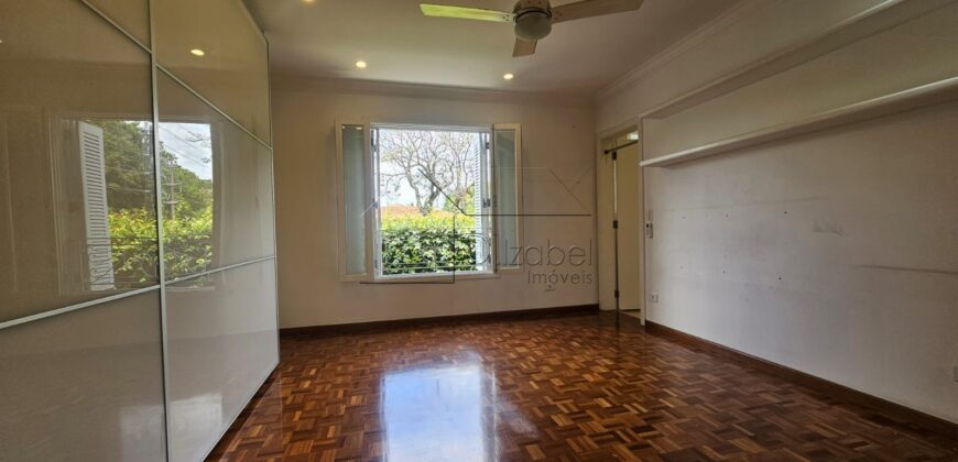 Casa à venda com 436 m² e 3 suítes no Alto de Pinheiros.