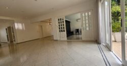 Casa à venda com 436 m² e 3 suítes no Alto de Pinheiros.