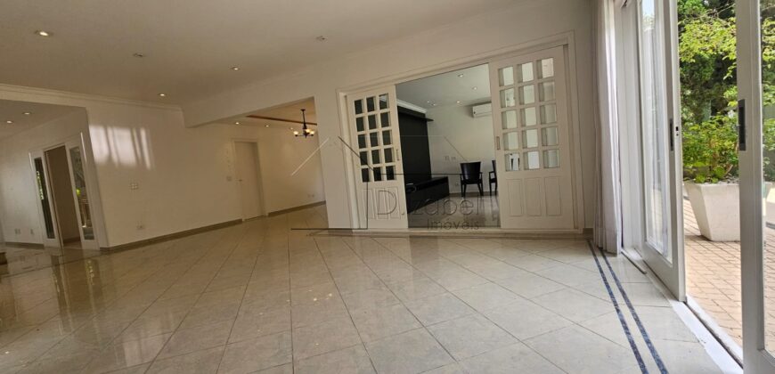 Casa à venda com 436 m² e 3 suítes no Alto de Pinheiros.