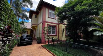 Casa à venda no Jardim Europa, São Paulo – SP.