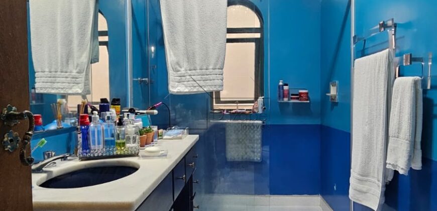 Sobrado à Venda em Rua Fechada no Alto de Pinheiros – 460m² Construídos, 4 Suítes, Segurança 24h