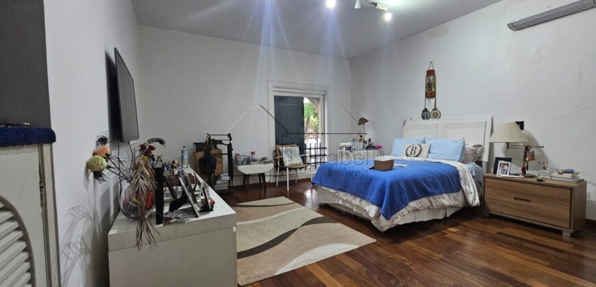 Sobrado à Venda em Rua Fechada no Alto de Pinheiros – 460m² Construídos, 4 Suítes, Segurança 24h