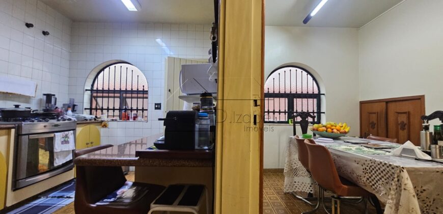 Sobrado à Venda em Rua Fechada no Alto de Pinheiros – 460m² Construídos, 4 Suítes, Segurança 24h