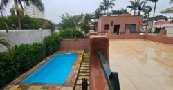 Sobrado à Venda em Rua Fechada no Alto de Pinheiros – 460m² Construídos, 4 Suítes, Segurança 24h