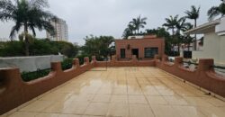 Sobrado à Venda em Rua Fechada no Alto de Pinheiros – 460m² Construídos, 4 Suítes, Segurança 24h