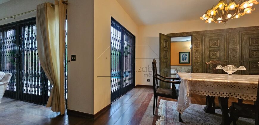 Sobrado à Venda em Rua Fechada no Alto de Pinheiros – 460m² Construídos, 4 Suítes, Segurança 24h