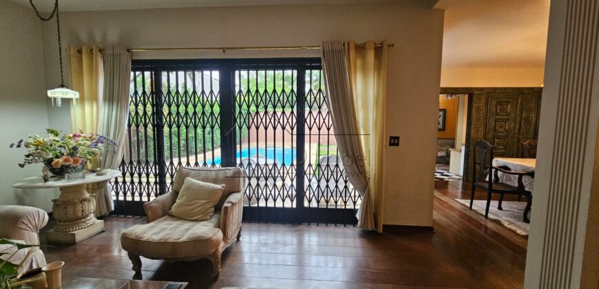 Sobrado à Venda em Rua Fechada no Alto de Pinheiros – 460m² Construídos, 4 Suítes, Segurança 24h