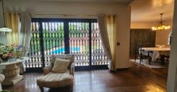 Sobrado à Venda em Rua Fechada no Alto de Pinheiros – 460m² Construídos, 4 Suítes, Segurança 24h